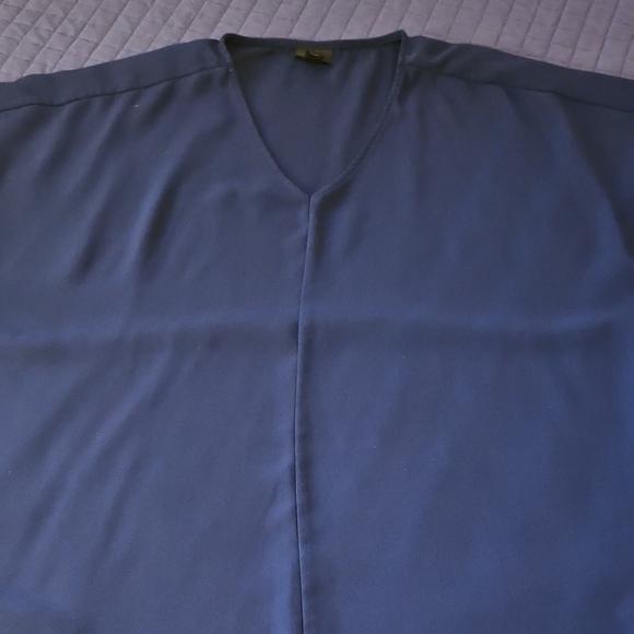 Worthington Navy Blue V-Neck Short Sleeve Blouse Size Med - Picture 2 of 8